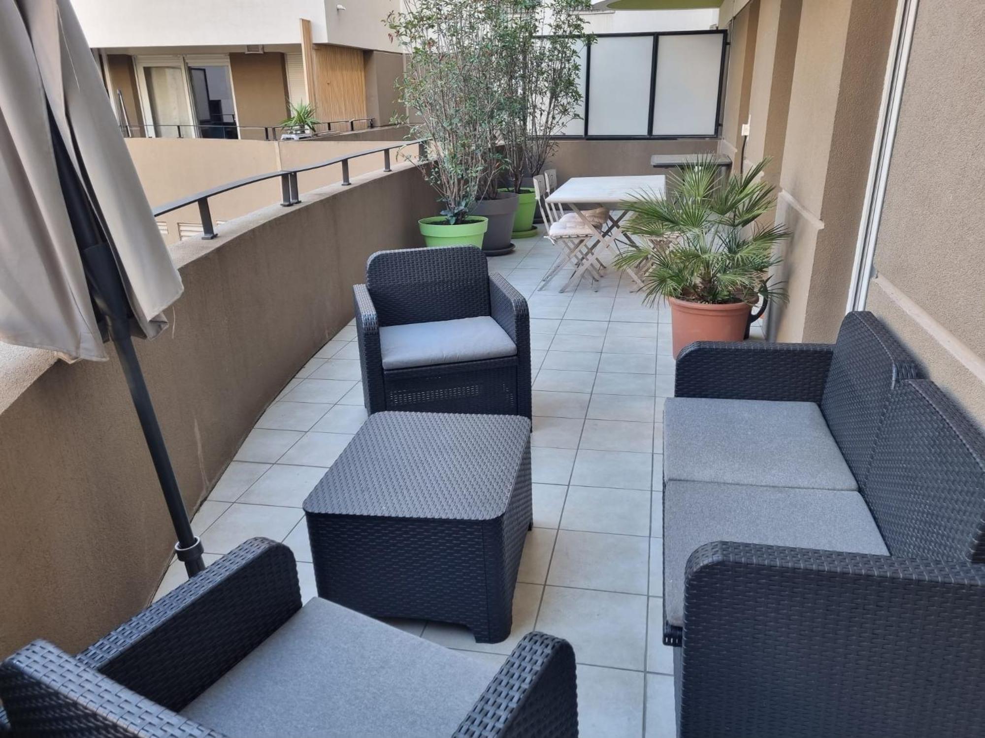 Grand Appartement Avec Garage Et Terrasse Castelnau-le-Lez Exterior photo